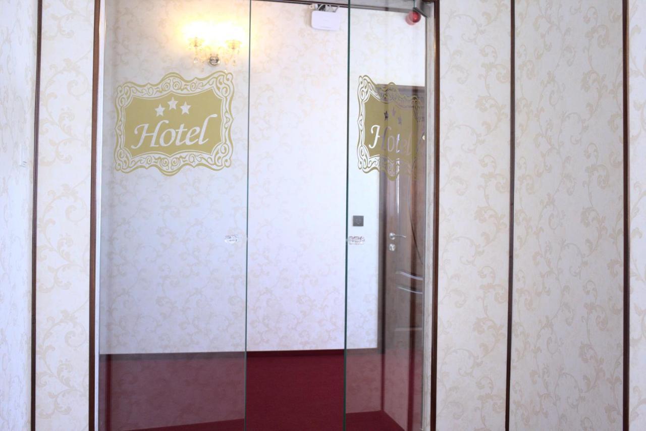 Hotel Onix Roman Exterior foto