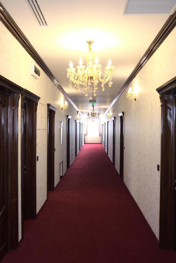 Hotel Onix Roman Exterior foto